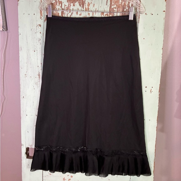 Luxie Black Chemise with Lace Hem - Picture 1 of 6